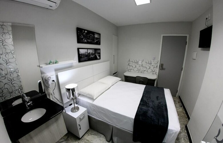 Compacto Hotel
