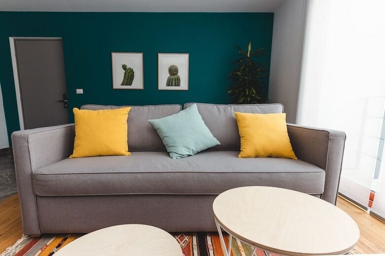 Hip, Tech Top Floor Apt, W/ Private Terrace