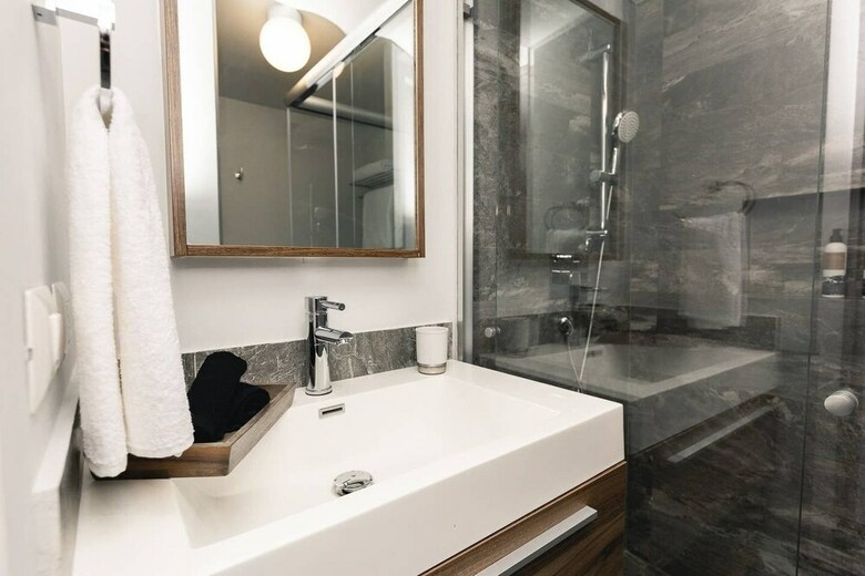 Gorgeous 2 Br Apt With Rooftop