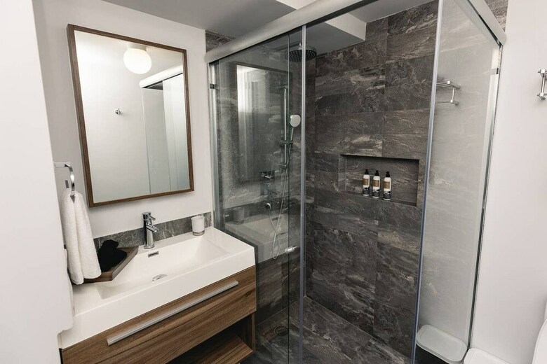 Gorgeous 2 Br Apt With Rooftop