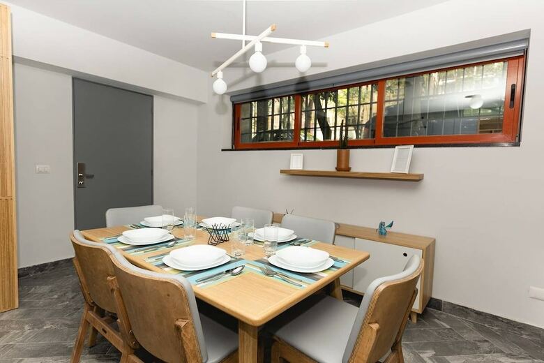Gorgeous 2 Br Apt With Rooftop