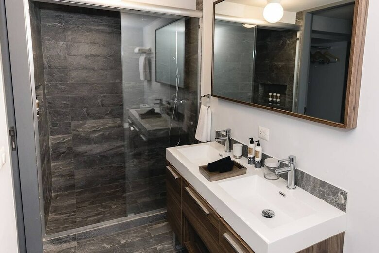 Gorgeous 2 Br Apt With Rooftop