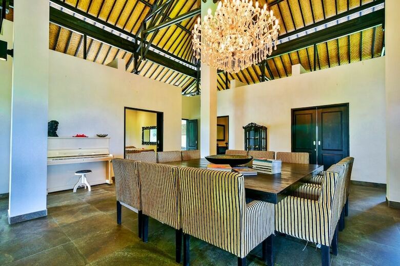 Lovina Residence