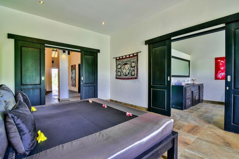 Lovina Residence