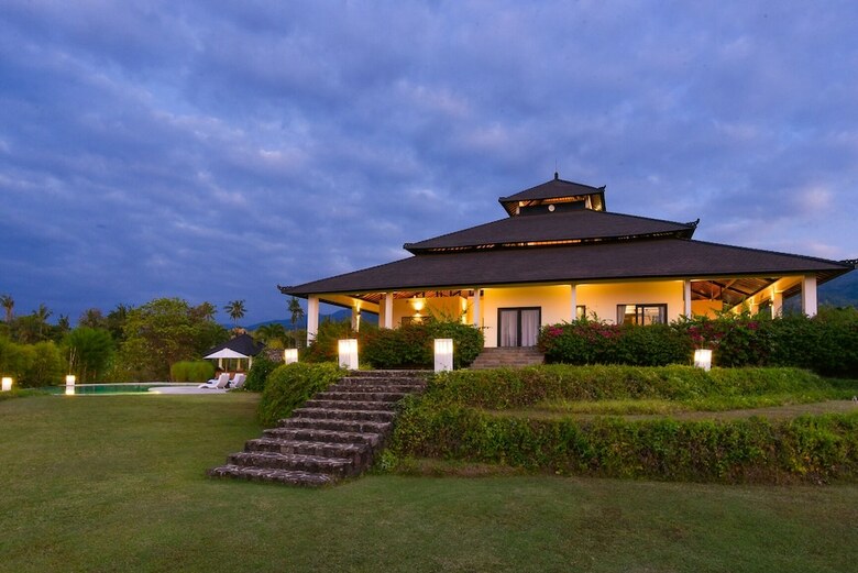 Lovina Residence