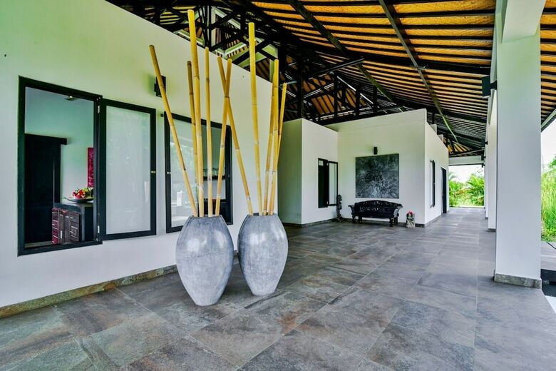 Lovina Residence
