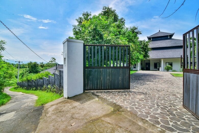 Lovina Residence
