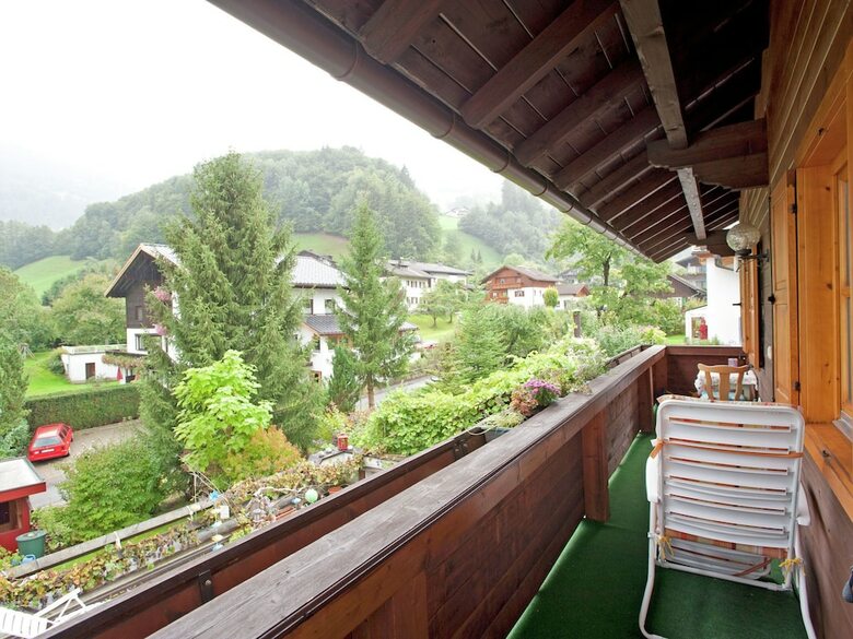 Classy Apartment With Balcony, Heating, Parking, Garden