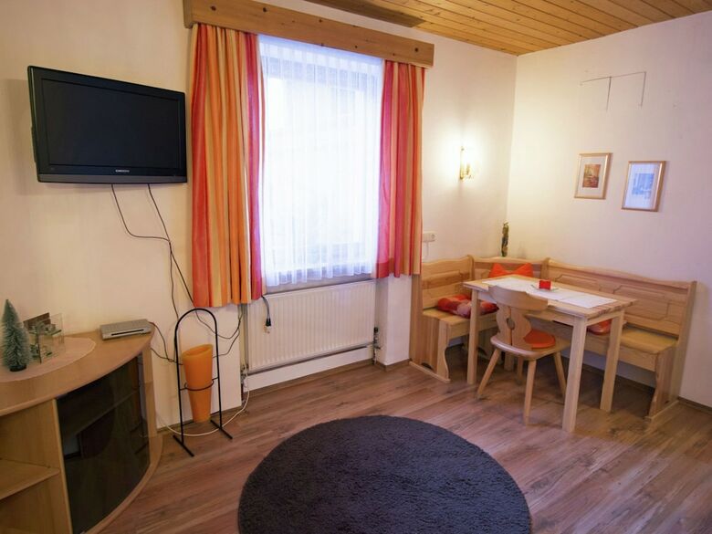 Cosy Apartment In Ehrwald With Garden