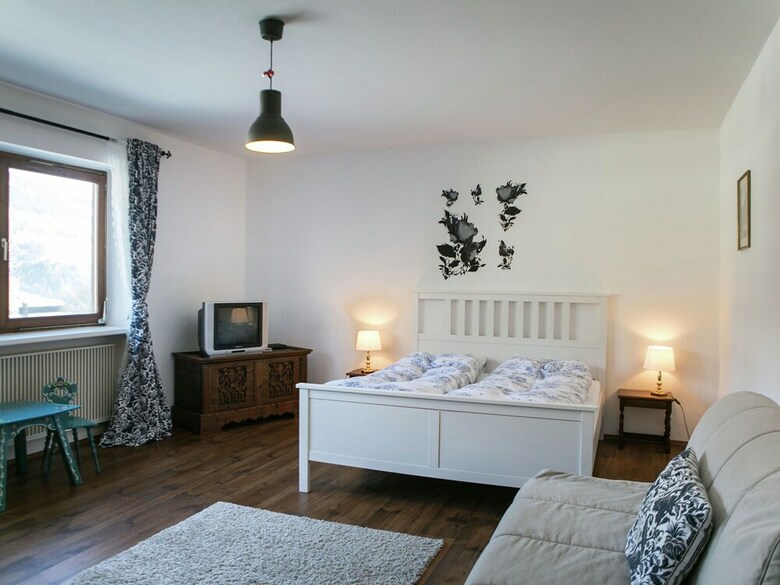 Pleasant Apartment With Sauna, Terrace,garden,darts, Parking