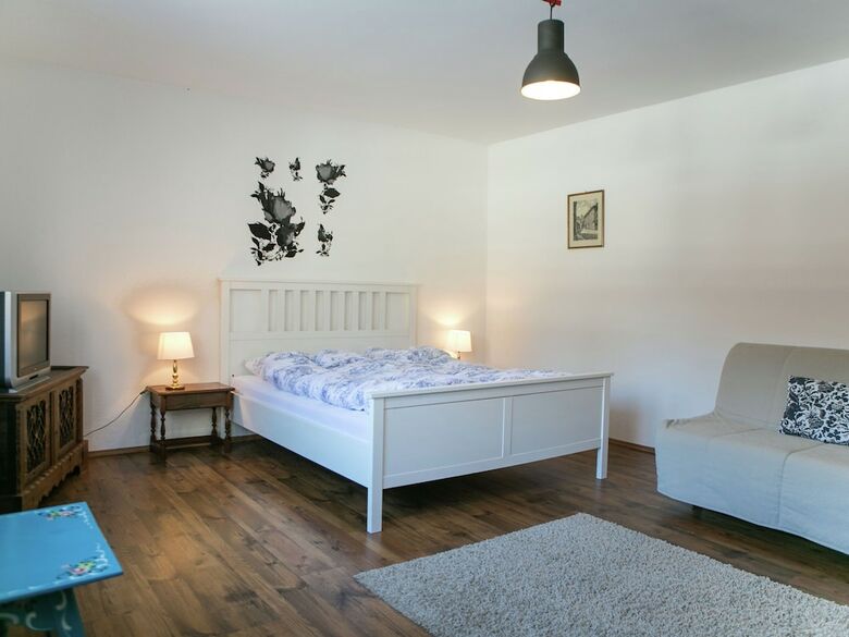 Pleasant Apartment With Sauna, Terrace,garden,darts, Parking
