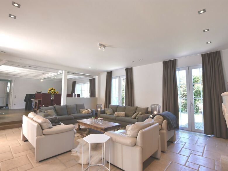 Luxury Villa In Sint-idesbald With Jacuzzi