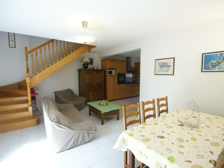 Comfortable Semi-detached Holiday Home 700 M From The Beach In Brittany
