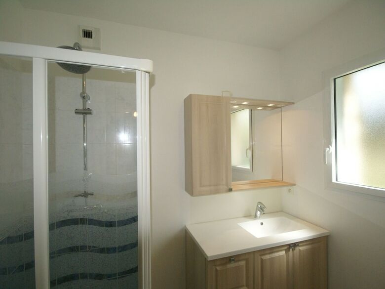 Comfortable Semi-detached Holiday Home 700 M From The Beach In Brittany