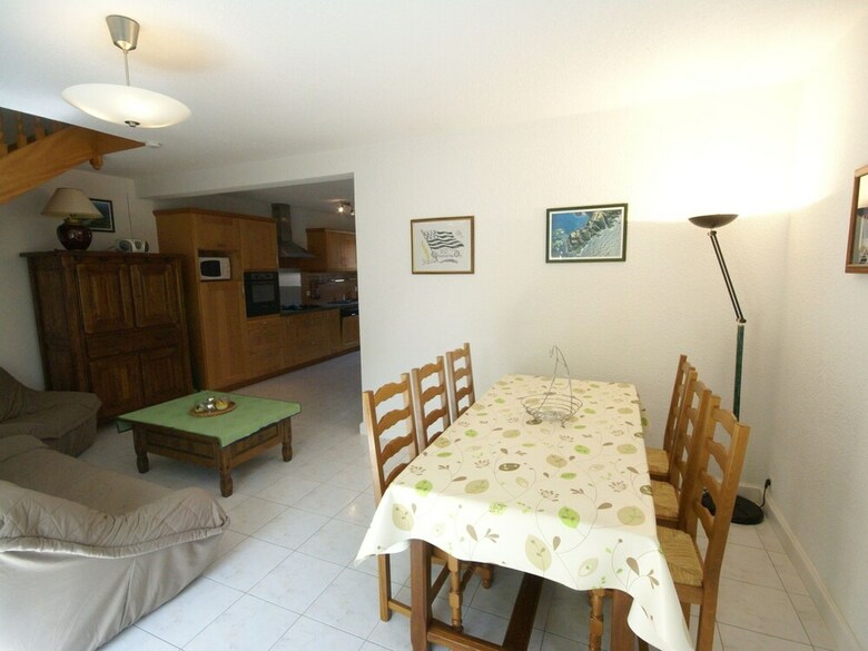 Comfortable Semi-detached Holiday Home 700 M From The Beach In Brittany