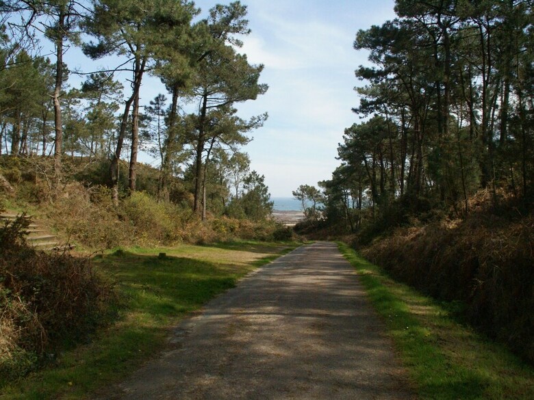 Comfortable Semi-detached Holiday Home 700 M From The Beach In Brittany