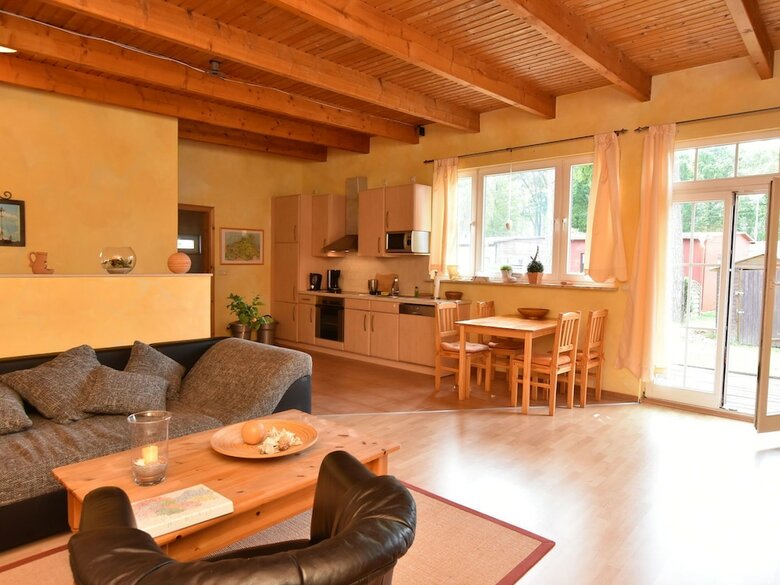 Cozy Bungalow Near Sea In Pepelow