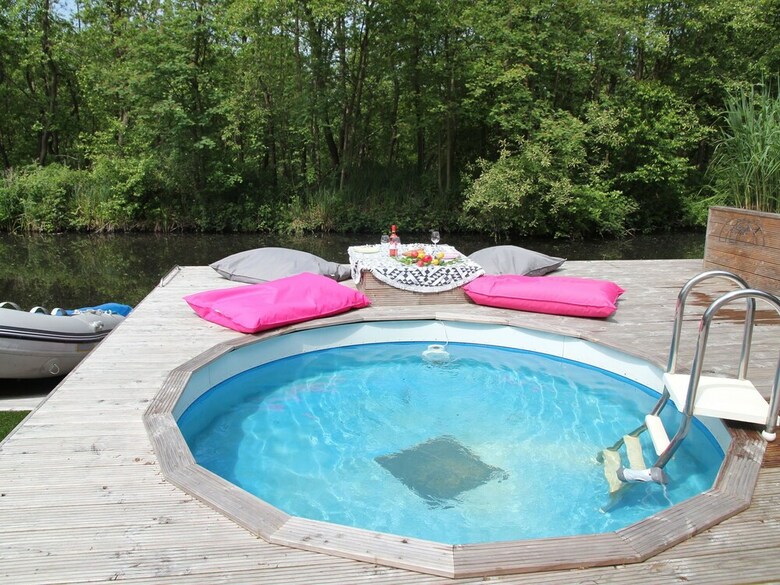Cosy Holiday Home In Loosdrecht With Pool
