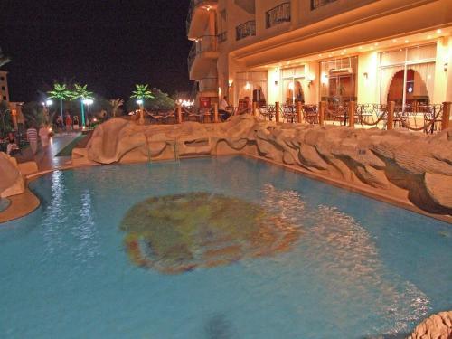 Hotel King Tut Aqua Park Beach Resort