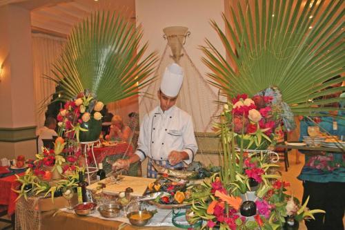 Hotel King Tut Aqua Park Beach Resort