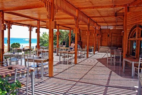 Hotel King Tut Aqua Park Beach Resort