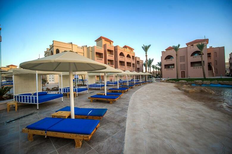 Hotel Sea World Resort (formerly - Aqua Blu Resort)