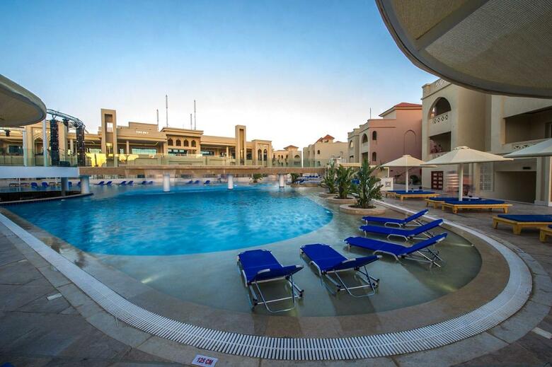 Hotel Sea World Resort (formerly - Aqua Blu Resort)