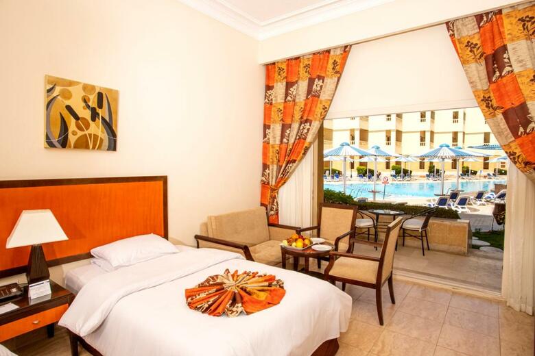 Amc Royal Hotel