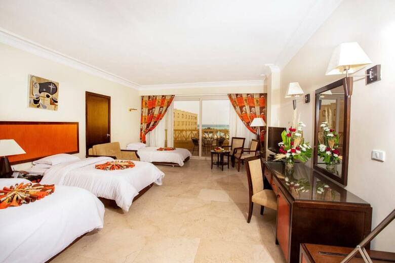 Amc Royal Hotel
