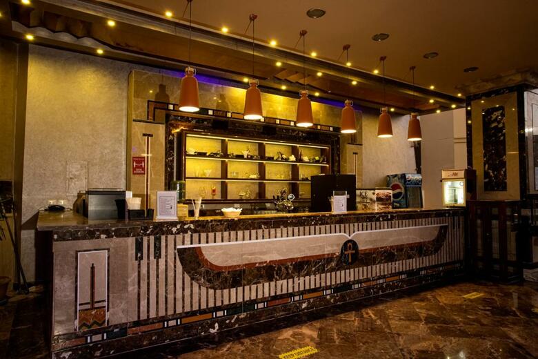 Amc Royal Hotel