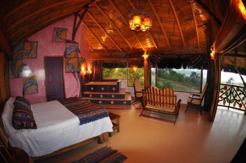 Hotel Azuluna Ecolodge