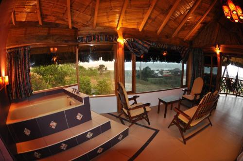 Hotel Azuluna Ecolodge