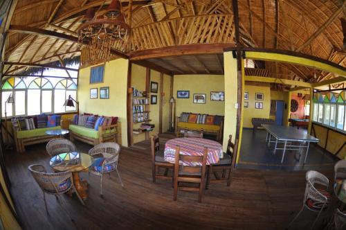 Hotel Azuluna Ecolodge