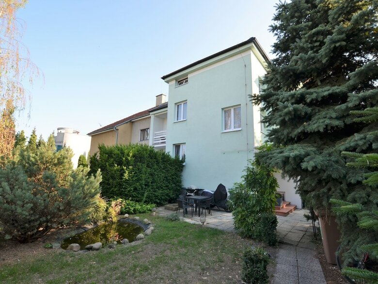 Luxurious Apartment In Podebrady With Parking