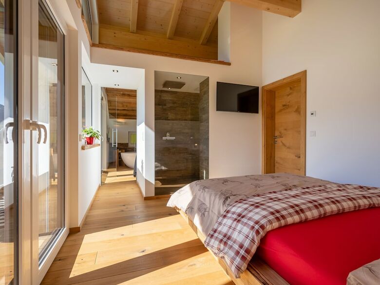 Deluxe Chalet In Neukirchen With Pool & Panoramic Views