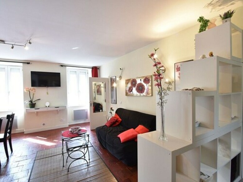 Splendid Cottage In Bayeux Normandy With Terrace