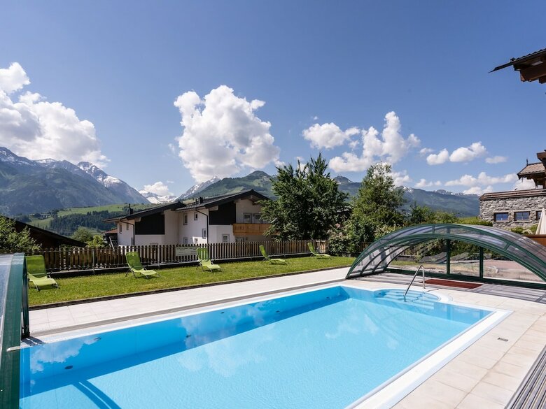 Luxurious Apartment In F�rth With Pool