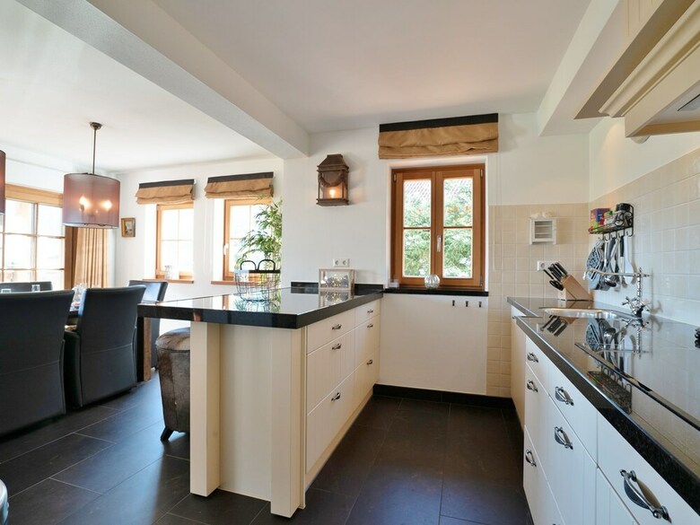 Opulent Chalet In Mauterndorf With Whirlpool & Sauna
