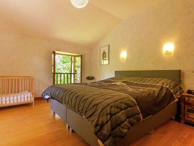 Spacious Farmhouse With Private Heated Pool In A Rustic Garden