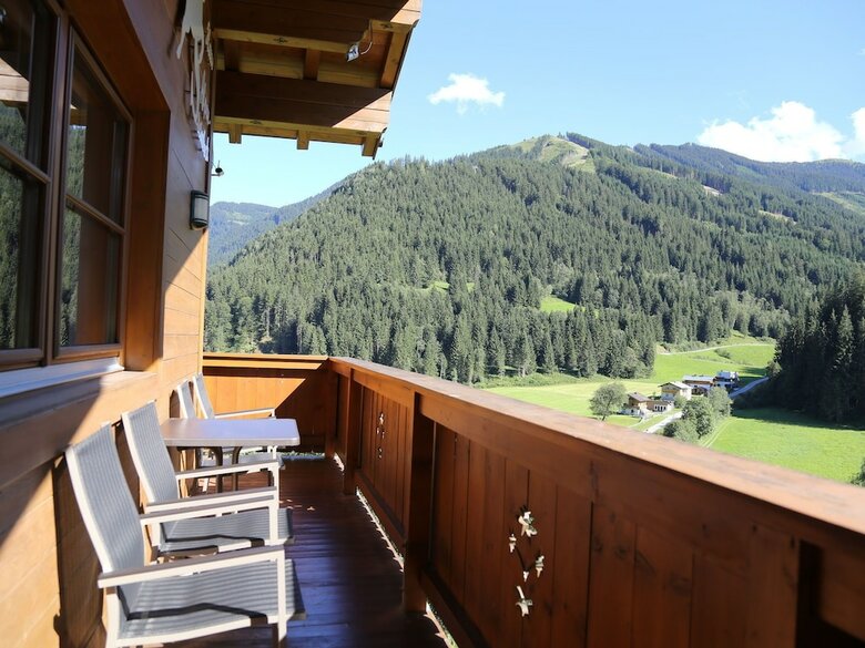 Luxurious Holiday Home In Saalbach-hinterglemm With Barbecue