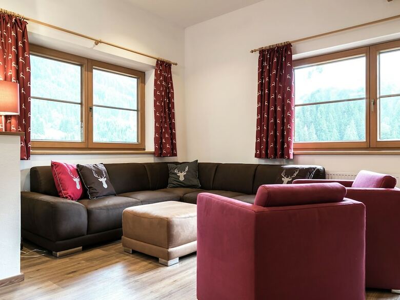 Luxurious Holiday Home In Saalbach-hinterglemm With Barbecue