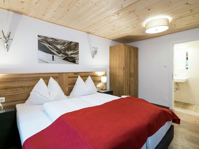 Luxurious Holiday Home In Saalbach-hinterglemm With Barbecue