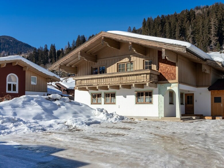 Cozy Apartment In M�hlbach With Parking