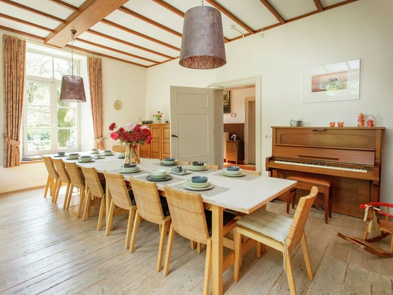 Luxurious, Charming Accommodation With Sauna And Recreation Room