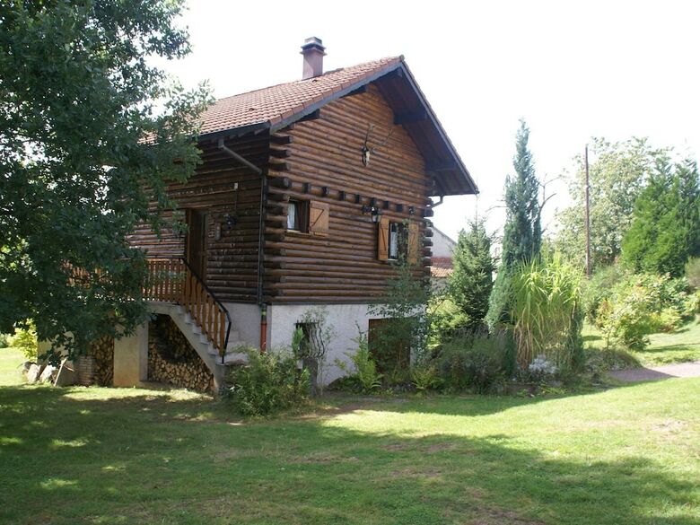 Cozy Chalet With Breathtaking Views In Hommert