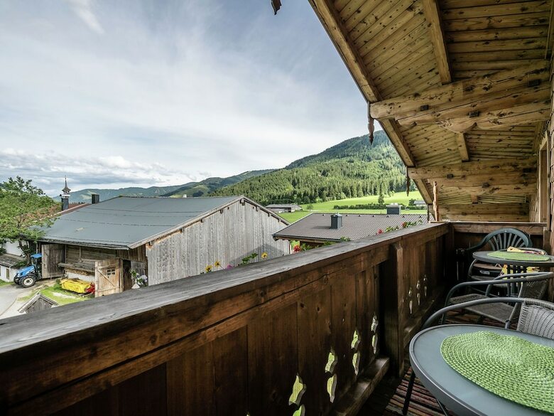 Spacious Apartment In Leogang In Ski Area