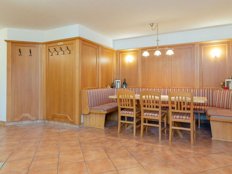 Charming Apartment In Piesendorf With Sauna