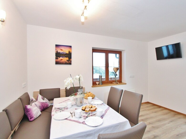 Cozy Apartment In Salzburg With Mountain View