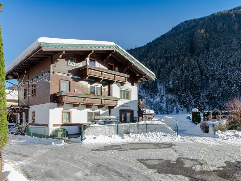 Modern Apartment In K�nigsleiten Near Swimming Pool