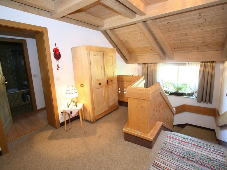 Peaceful Apartment In Hinterglemm With Camping Cot